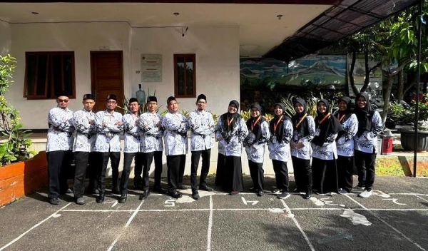 Peringatan Hari Guru Nasional 2025 SMPIT Assa’adah Alchilashiyyah